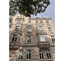 Erstbezug nach Kernsanierung – Altbaucharme, Balkon & KfW-70-Energieeffizienz - Beste Innenstadtlage - Augsburg