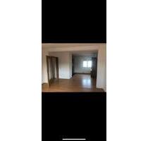 Renovierte 2,5 Zimmer + EBK in Schwetzingen-Hirschacker