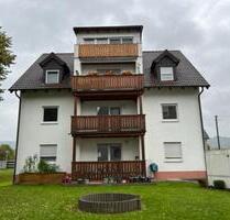 Helle, renov. 4-Zimmer Wohnung Balkon, ruhiger Lage Untersteinach