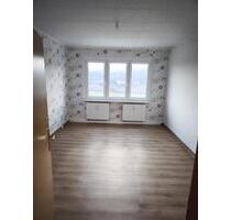 [Wohnung zu vermieten]3 Zimmer mit Balkon und Stellplatz - Kraftsdorf