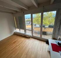 Sehr schöne 2,5 Zimmer Penthouse Wohnung mit Weitblick - Böblingen Dagersheim
