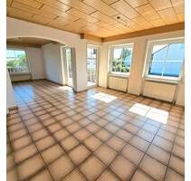 Helle und großzügige 4,5 Zimmer Wohnung - Neumarkt in der Oberpfalz Altenhof
