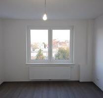 Anfragen NUR per E-Mail. Top Sanierte 3-Zimmer Wohnung im 4-OG mit moderne Badezimmer und Balkon. - Bremerhaven