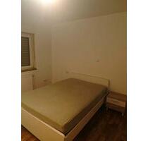 Ein Zimmer ist zu vermieten. Für eine Frau. - Frankenthal (Pfalz)
