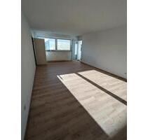 Helle 2-Zimmer Wohnung mit Balkon und Fahrstuhl - Braunschweig Lehndorf-Watenbüttel