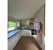 Sonnige 2,5 Zimmer Wohnung mit EBK, Dusche und Gartennutzung - Hof Altstadt