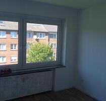 Helle, freundliche 4 Zimmer Wohnung, 74 qm (Anzeige ganz lesen!) - Krefeld Benrad