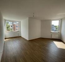 Sehr Schöne und Helle 2 Zimmerwohnung in der Gummersbacher-City *auch WG geeignet*