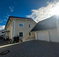 Gehobene 2 Zimmer Wohnung mit beheizter Einzelgarage - Adelshofen