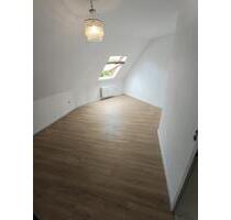 Renoviertes 3,5-Zimmer DG-Apartment im Herner Gedichtsviertel!