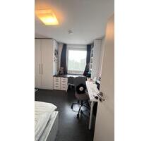 WG room ( 1 Month) - 350,00 EUR Kaltmiete, ca.  30,00 m² in Frankfurt am Main (PLZ: 60488) Mitte-West