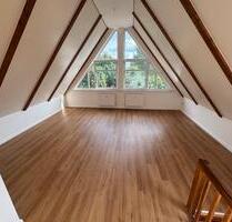3 Zimmer Maisonette Wohnung, renoviert, inkl. EBK u. Carport - Achim