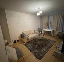 UNTERMIETERIN für Zwischenmiete im Altstadt kölnSüd