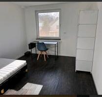 WG Zimmer in 5er WG (Südseite) - 550,00 EUR Kaltmiete, ca.  12,00 m² in Weingarten (PLZ: 88250)