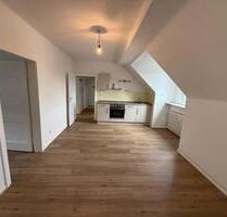 WG geeignete große 4 – Zimmer Dachgeschosswohnung mit Einbauküche - Trier Feyen-Weismark