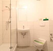 Senioren aufgepasst: 3 Zimmer mit Dusche im Erdgeschoss - Schwerin Neumühle
