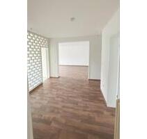 Helle 3-Zimmer Erdgeschoss-Hochpaterre Wohnung mit Balkon - Recklinghausen Berghausen