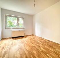 Wohnen am Dutzendteich: top gepflegte 2-Zimmer-Wohnung +++ WG-geeignet +++ - Nürnberg Gleißhammer