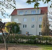Neubau Erstbezug: Helle 3 Zimmer Wohnung mit Balkon im Zentrum - Schwaigern