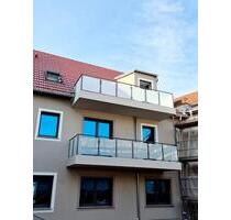 Moderne 2- Raumwohnung mit EBK, Ankleidezimmer und großem Balkon - Borna