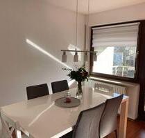 Schöne 2 zwei Zimmer Wohnung - 950,00 EUR Kaltmiete, ca.  68,00 m² in Stuttgart (PLZ: 70563) Vaihingen