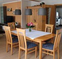 Schöne 2,5 Zimmer DG-Wohnung mit Einbauküche und Garage - Bad Hersfeld