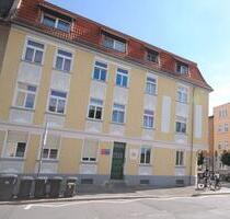 Schöne, frisch renovierte 2,5 R im DG,zentrale aber ruhige Lage - Schönebeck (Elbe)