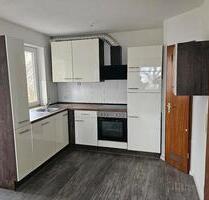 Zwei Zimmer Wohnung mit Balkon und Tiefgarage - Nürtingen