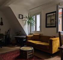 2-Zimmer Dachgeschoss-Wohnung mit Balkon zur Zwischenmiete - Stuttgart Stuttgart-Mitte