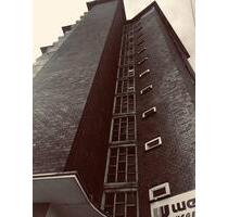 Zentral gelegen: renovierte 2 Zimmer, mit Balkon - Oberhausen