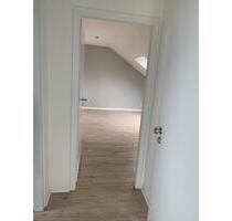 2 Zimmer, Einbauküche und Einbauschrank im Schlafzimmer im 3-Fami - Mönchengladbach Nord