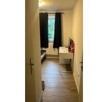 Zimmer in Zuffenhausen mit eigen Dusche und WC - Stuttgart
