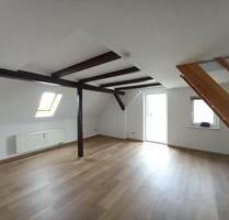 niedliche 3-Zimmer Maisonette-Wohnung im DG mit Balkon in Neukirchen (Sachsen) - Neukirchen/Pleiße