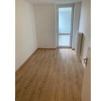 3 Zimmer Wohnung in Bayreuth, roter Hügel, mit Stellpl.