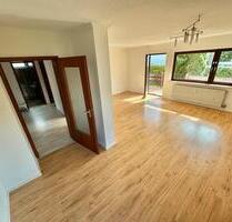 3 Zimmer Wohnung mit Balkon - 950,00 EUR Kaltmiete, ca.  85,00 m² in Gundelsheim (PLZ: 74831)