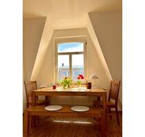 Helle ruhige zwei Zimmer Dachgeschosswohnung, Karl Heine Str - Leipzig Altwest