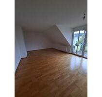 Herrliche 3,5 Zimmer Dachgeschoss-Wohnung in bester Wohnlage - Parsberg