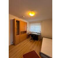Möbliertes Zimmer 13.5qm, geteiltes Bad, max. 5 Tage pro Woche - Kronberg im Taunus