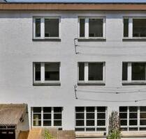 Hinterhaus mit neu sanierter 3,5 Zimmer Wohnung mit 125qm - Pforzheim Dillweißenstein
