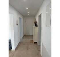 Schöne 4 Zimmer Wohnung - 1.300,00 EUR Kaltmiete, ca.  98,00 m² in Lenting (PLZ: 85101)
