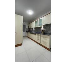 Schöne renovierte 3 Zimmer Wohnung in Billigheim! mit MöbelKüche