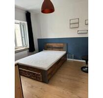 2 Zimmer Apartment in WG frei ab 1.8. - Selb