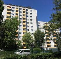 3-Zimmer Wohnung mit Balkon im 5. OG in Frankfurt-Nied - Frankfurt am Main