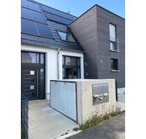 Helle 3,5 Zimmer Erdgeschoss-Wohnung m. 2 Terrassen Garten&Garage - Wassertrüdingen