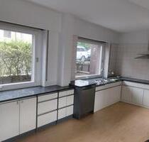 Aussergewöhnliche 3 Zimmer Erdgeschosswohnung mit EBK - Frankfurt am Main Bergen-Enkheim