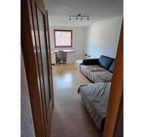2 Zimmer DG Wohnung ohne Schräge, EBK, Tageslichtbad, ca. 50 m² - Münzenberg