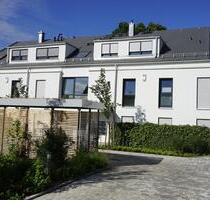 Wunderschöne und luxuriöse 3 Zimmer Gartenwohnung, bezugsfähig - Nürnberg Holzheim