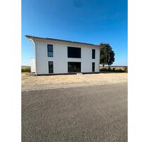 Erdgeschosswohnung mit Schreinerküche: 4,5-Zimmer in Kranzberg