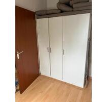 2 Zimmer wohnung, teilmöbliert und sehr großem Balkon - Bonn Friesdorf