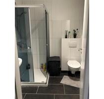 WG Wohnung Zimmer 480€ warm - 480,00 EUR Kaltmiete, ca.  120,00 m² in Mühlheim am Main (PLZ: 63165)